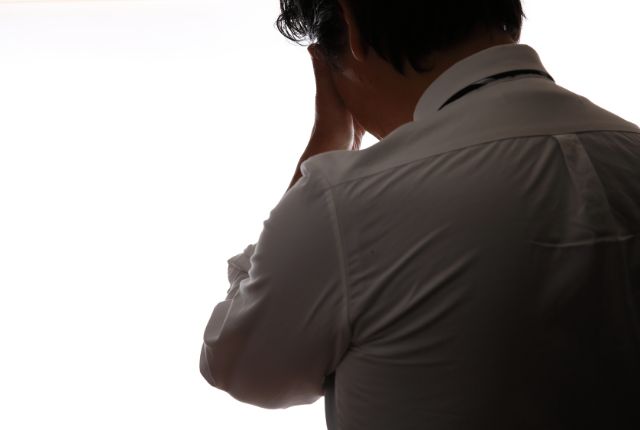 落ち込んでいる会社員