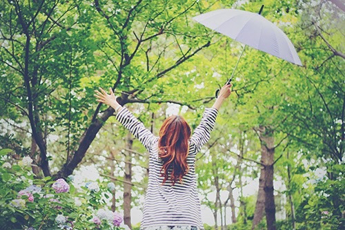 梅雨の時期に眠れない…それは気候の影響かもしれません